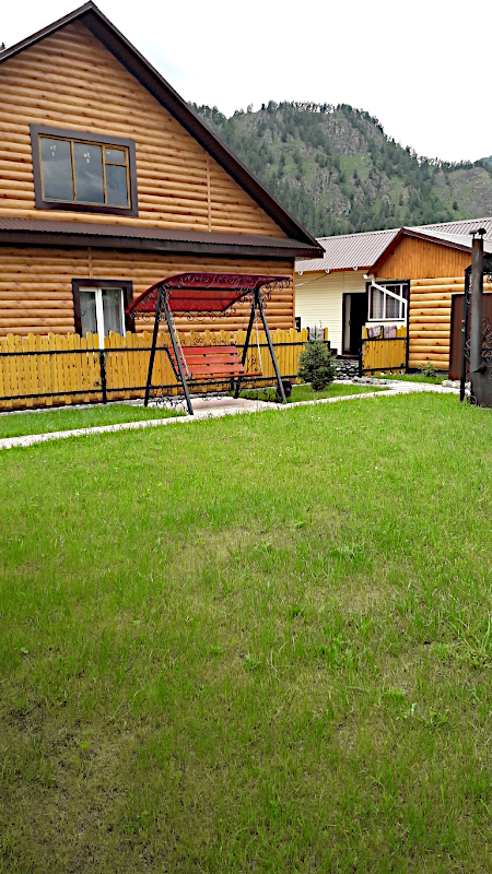 Гостевой дом, качели