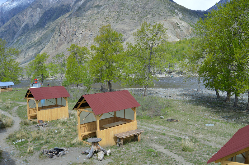 Беседки на берегу Чулышмана Алтай