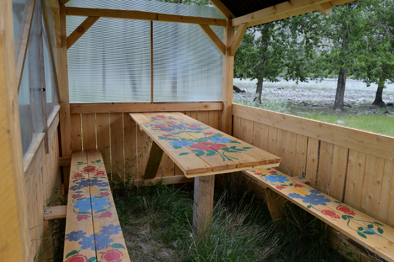 Беседки на берегу Чулышмана Алтай