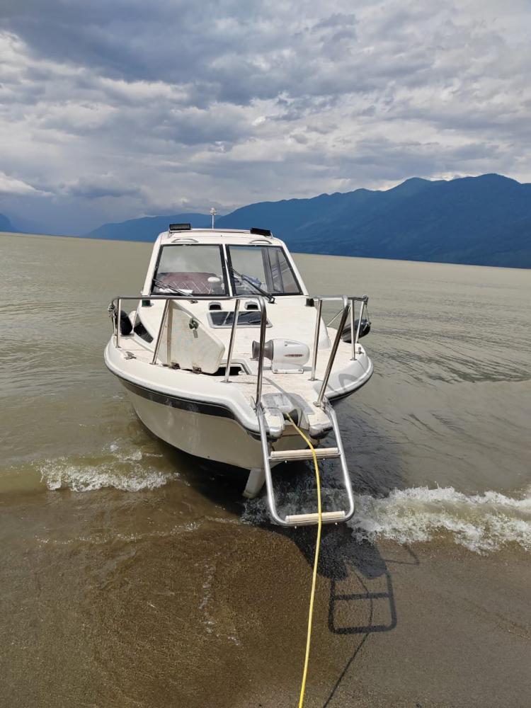 Прогулки на катере по Телецкому озеру