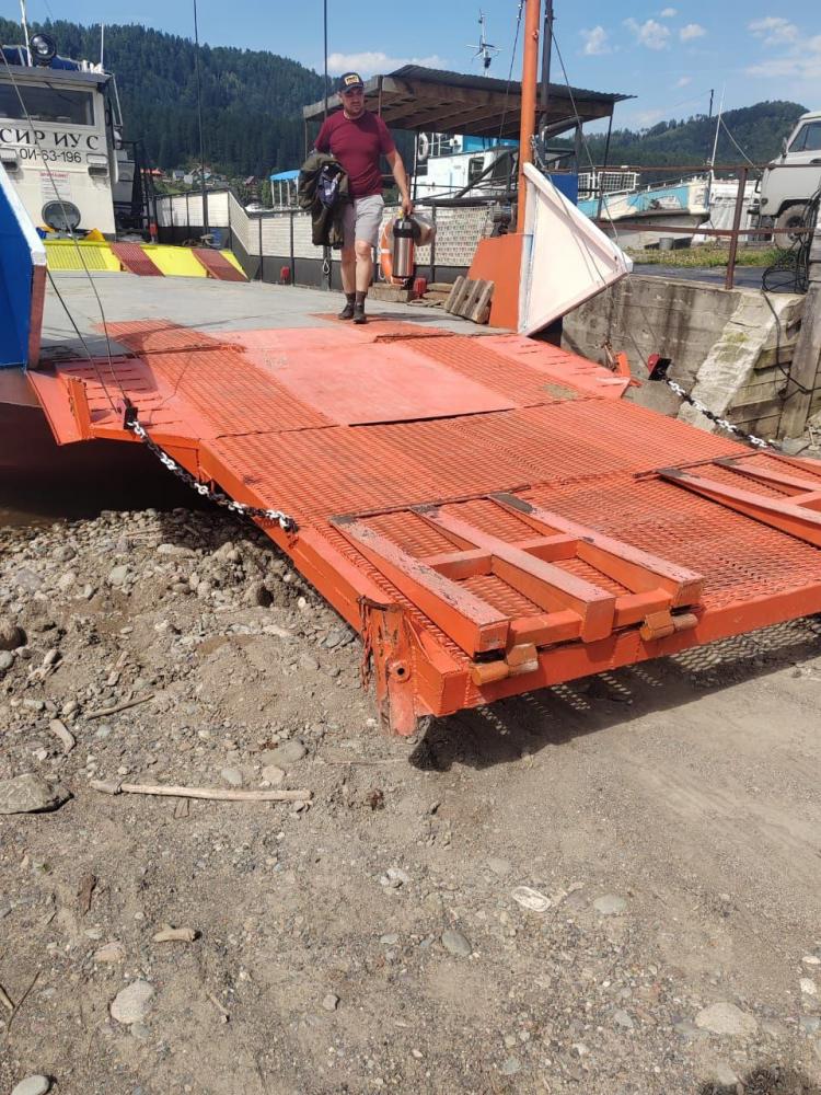 Паромная переправа через Телецкое озеро "Сириус"