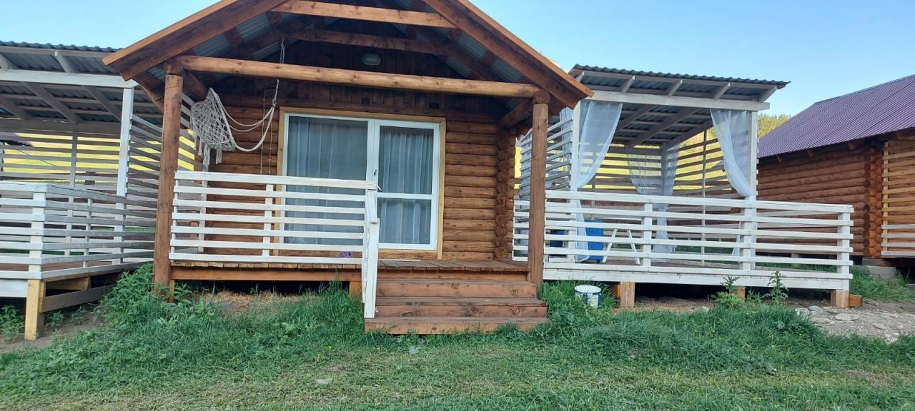 Дом с двухспальной кроватью и доп. местом с беседкой