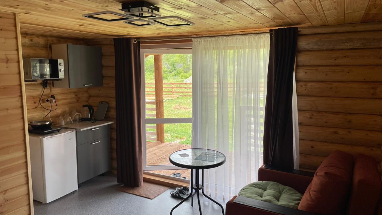 Дом с двухспальной кроватью и доп. местом