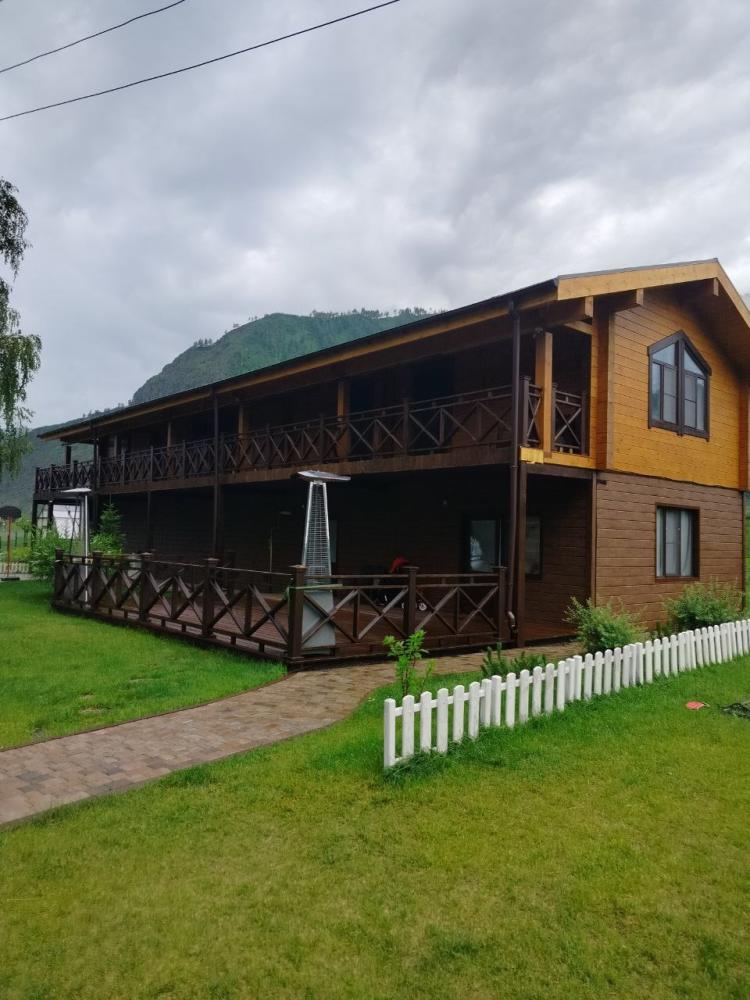 Родовая усадьба "Наш дом" Горный Алтай у реки Катунь