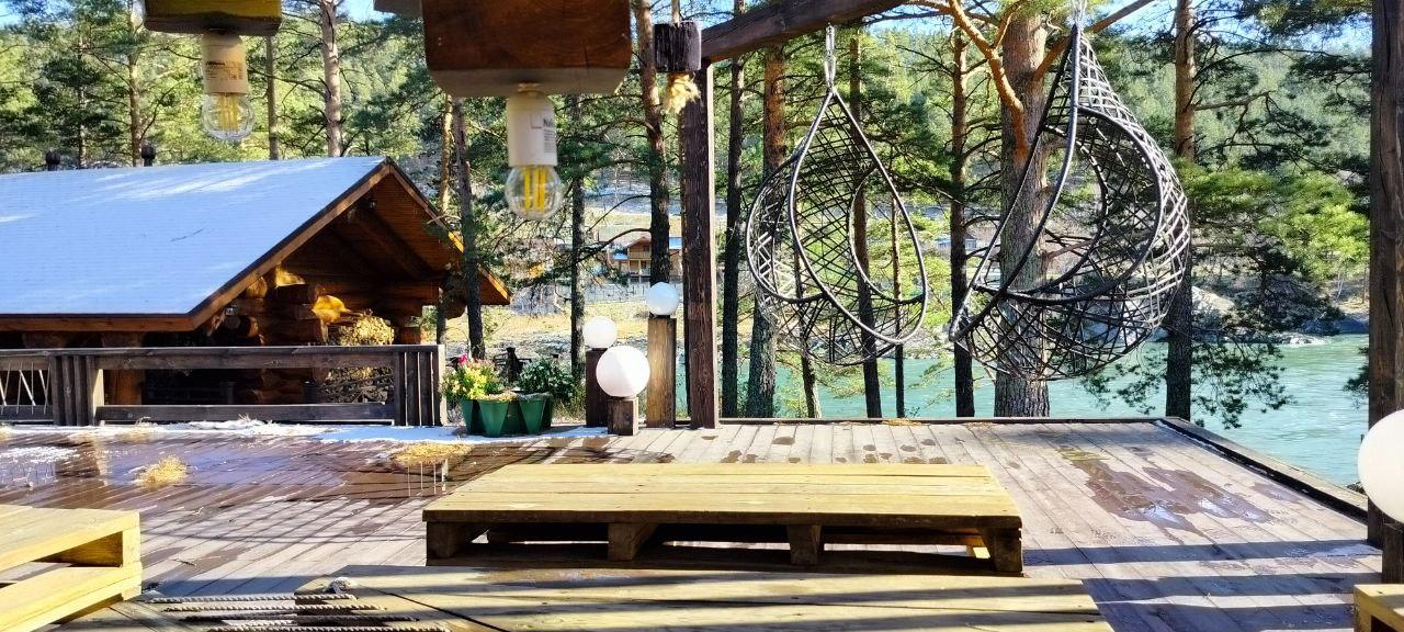 Зона отдыха у реки Катунь