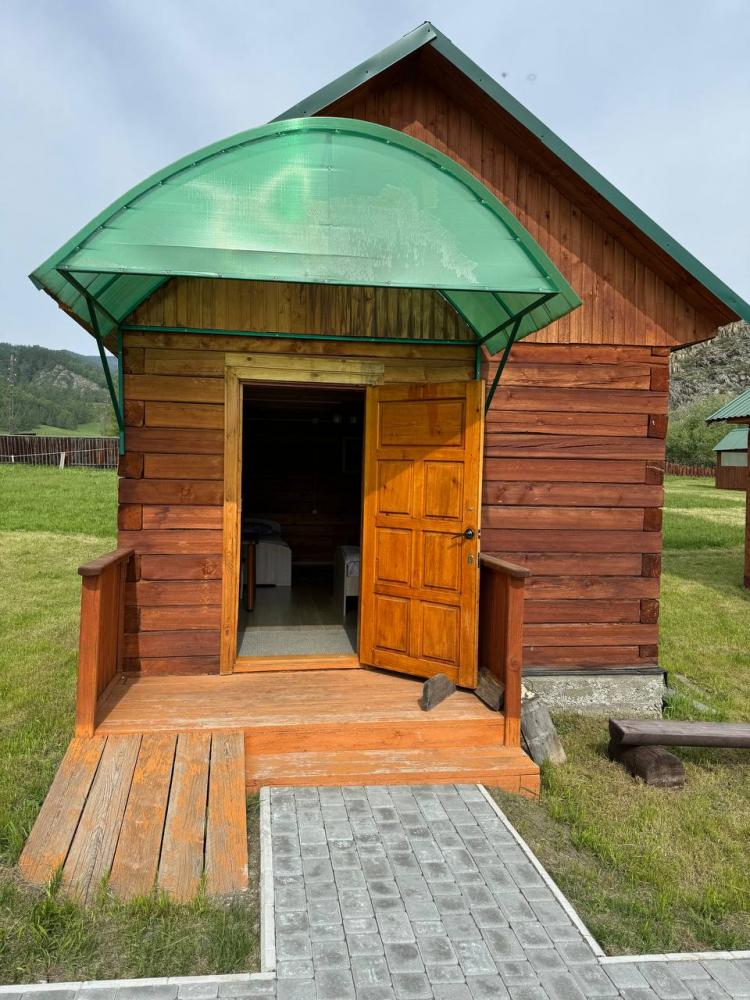 Дом 3-местный с удобствами (туалет, холодильник, чайник)