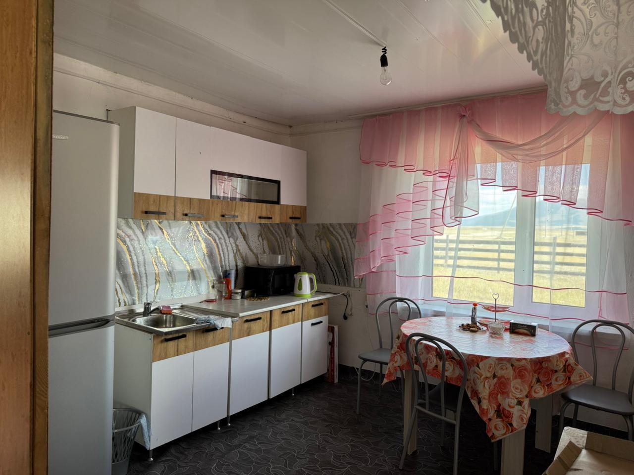 Зимний гостевой дом в Курае на 7 человек с душем и кухней