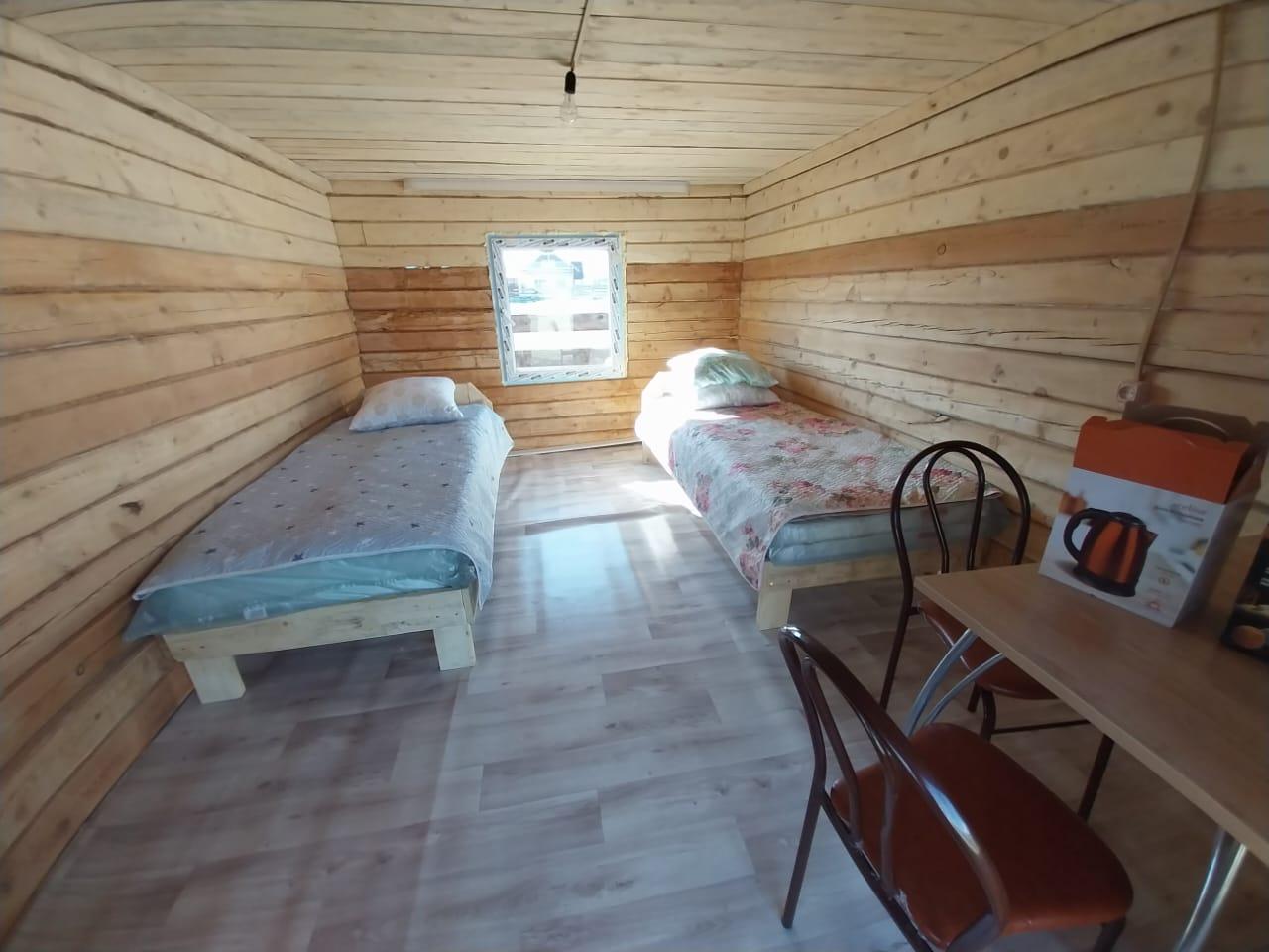 Двухместный номер с раковиной, чайником