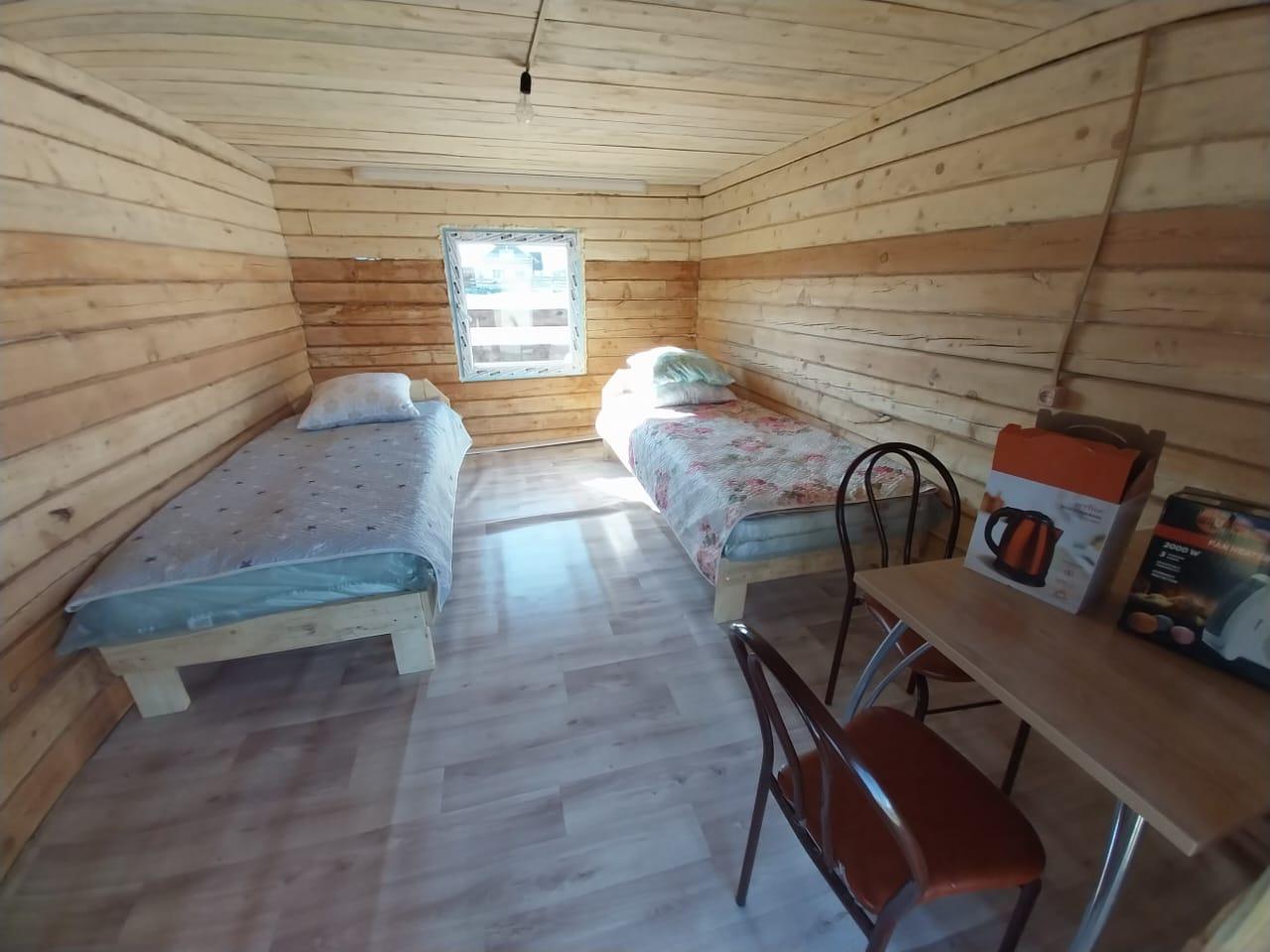 Двухместный номер с раковиной, чайником