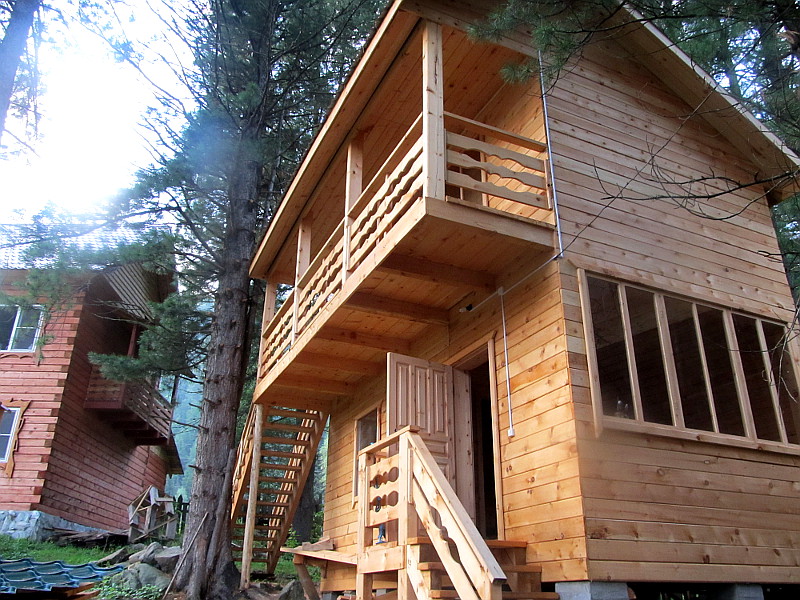 Двухэтажный кедровый дом