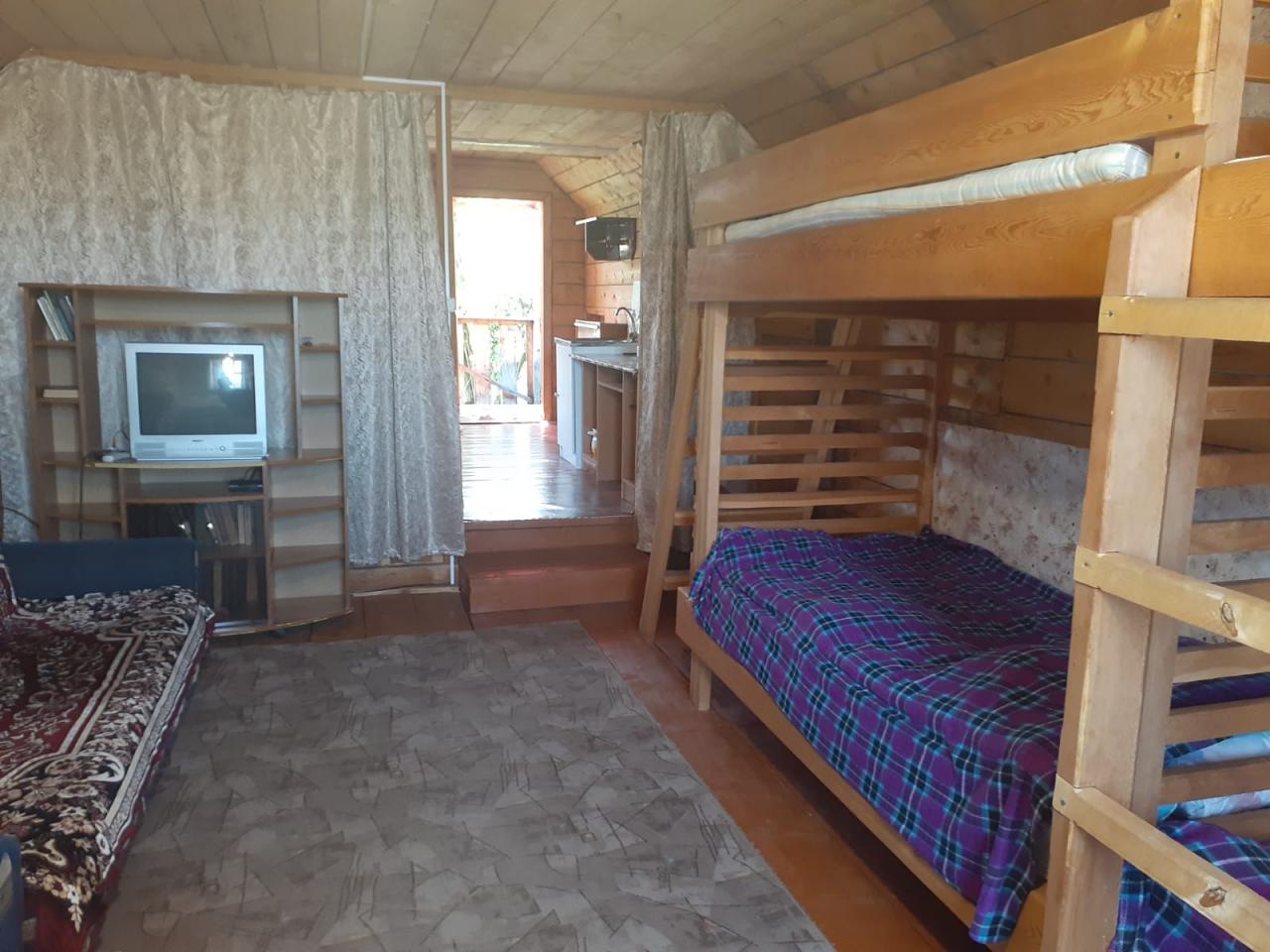 Дом №1 с кухней на 1-8 человек