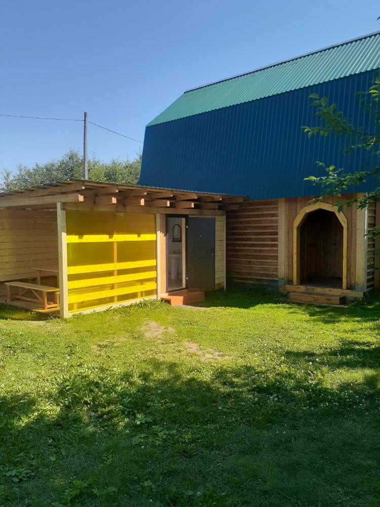 Двухэтажный дом с номерами №3, №5