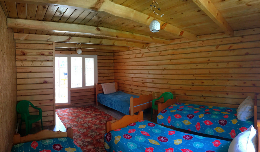 Коттедж №2 четырехместный номер с удобствами