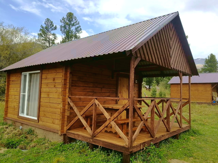 Домик с верандой
