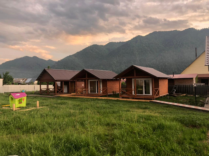 Усадьба "На Радужной" в Чемале