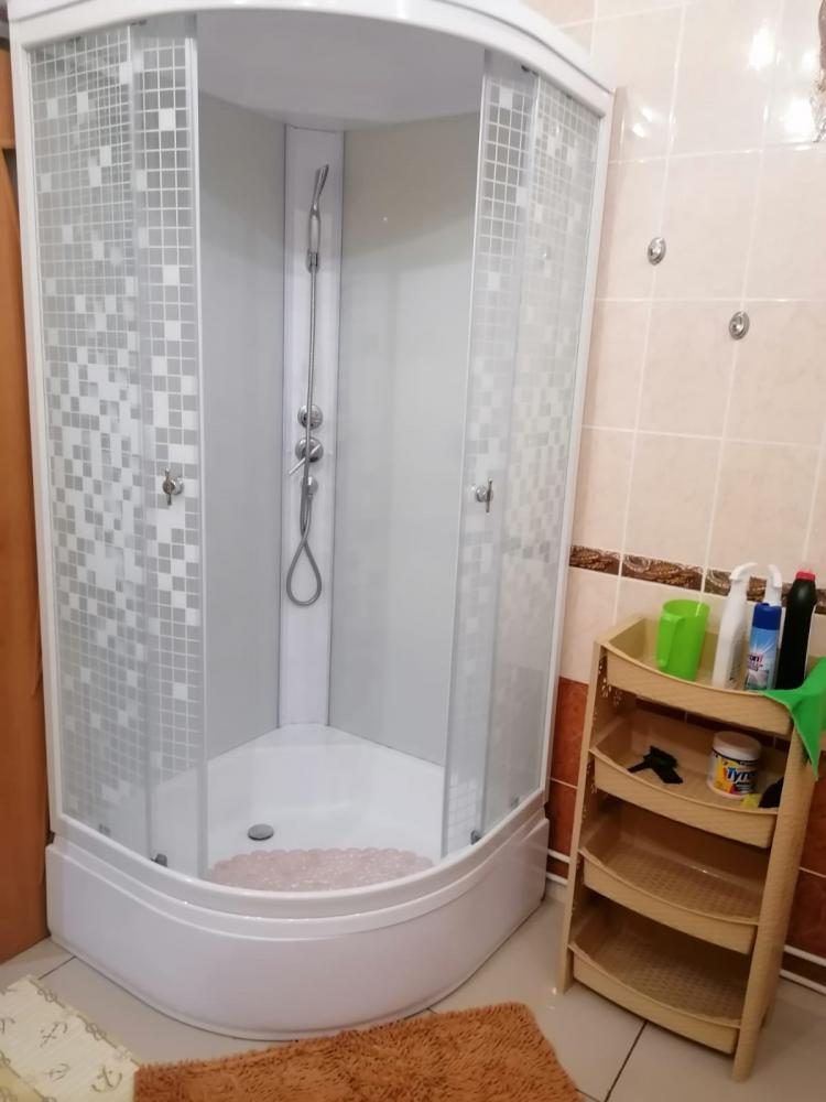 Гостевой дом с камином на Алтае в Чемале