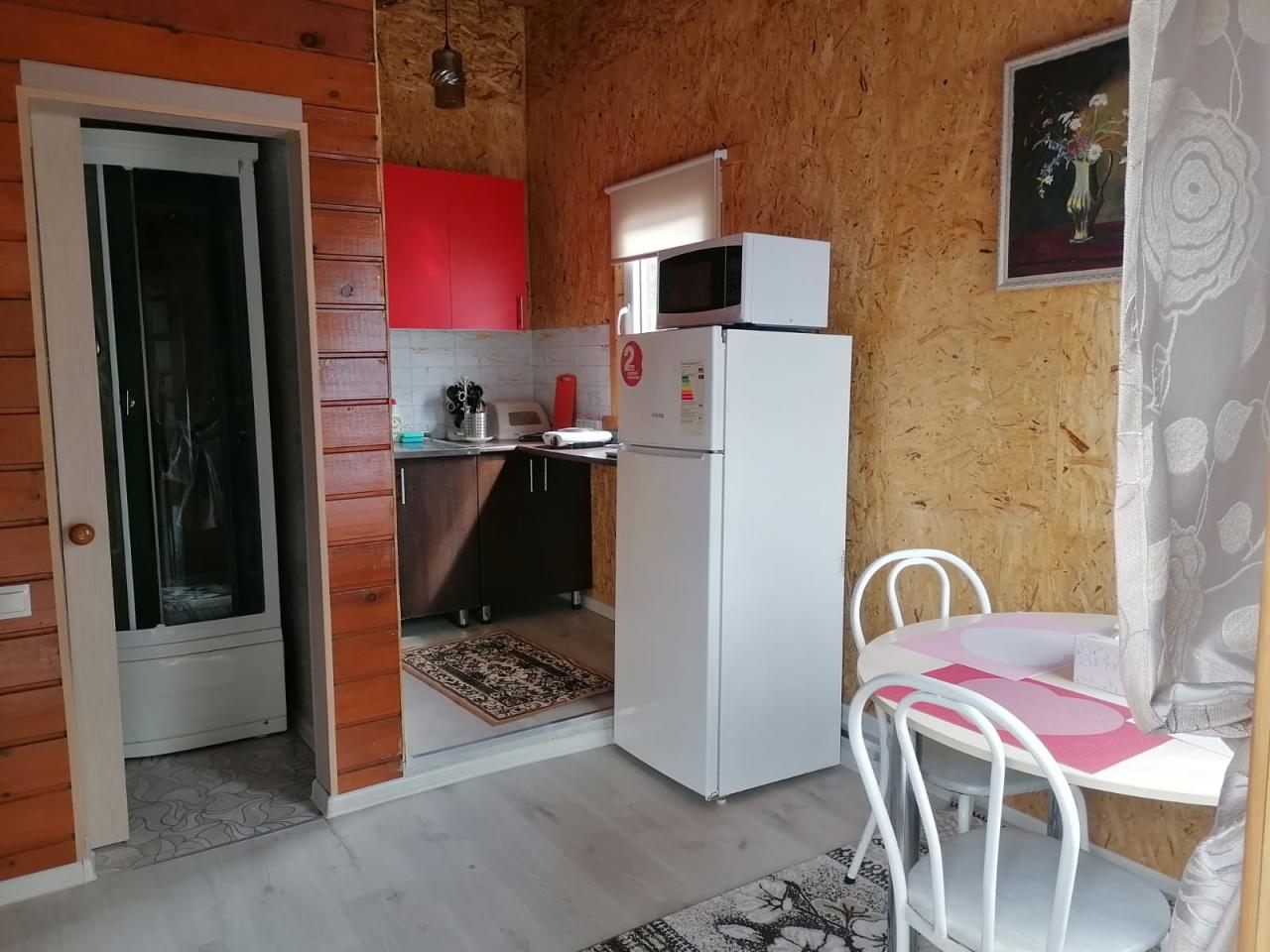 Двухкомнатный 4-хместный номер, кухня и душ