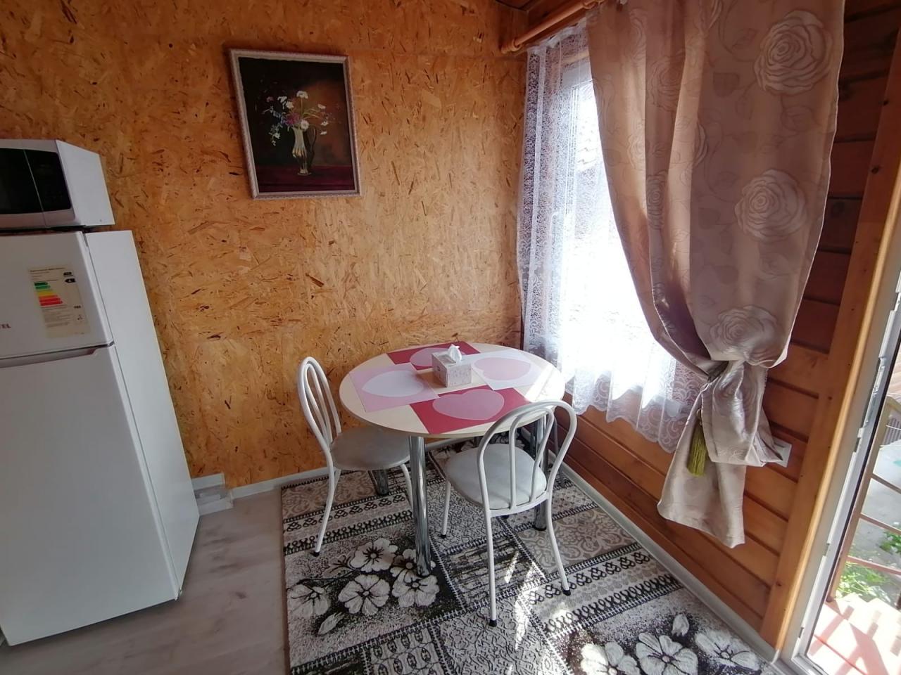 Двухкомнатный 4-хместный номер, кухня.