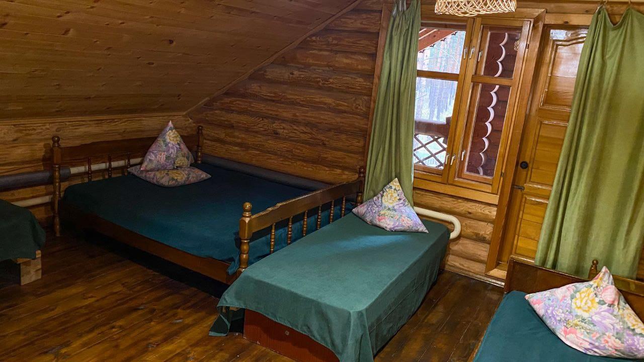 Номер 5 четырехместный второй этаж (+2 доп. места)