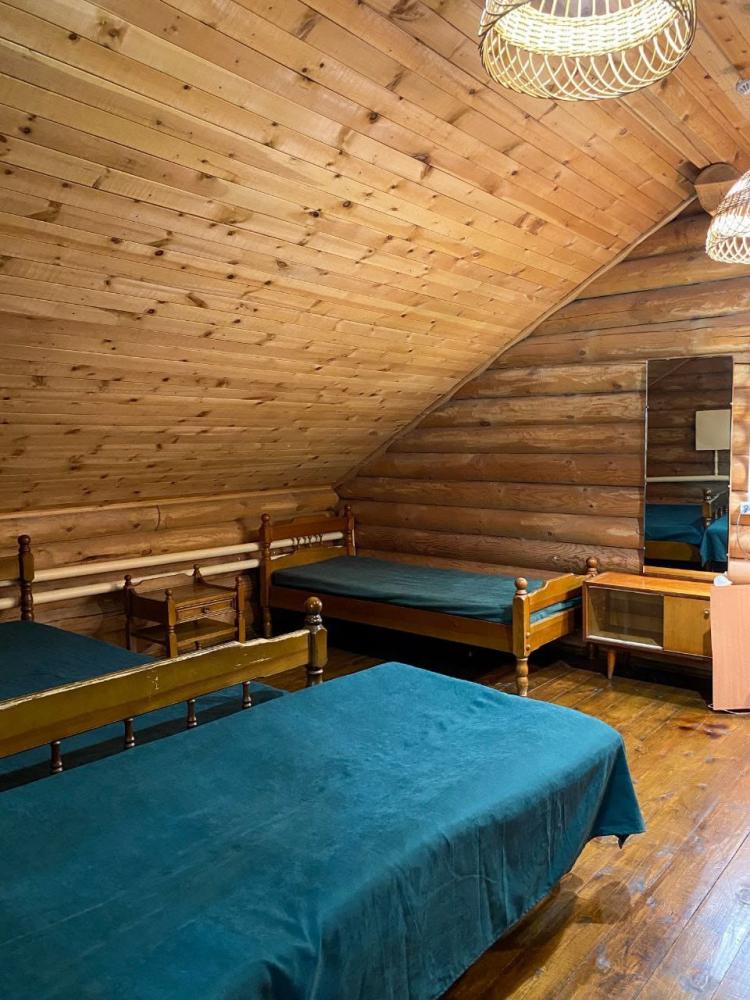 Номер 6 четырехместный на втором этаже ( +1 доп. место)