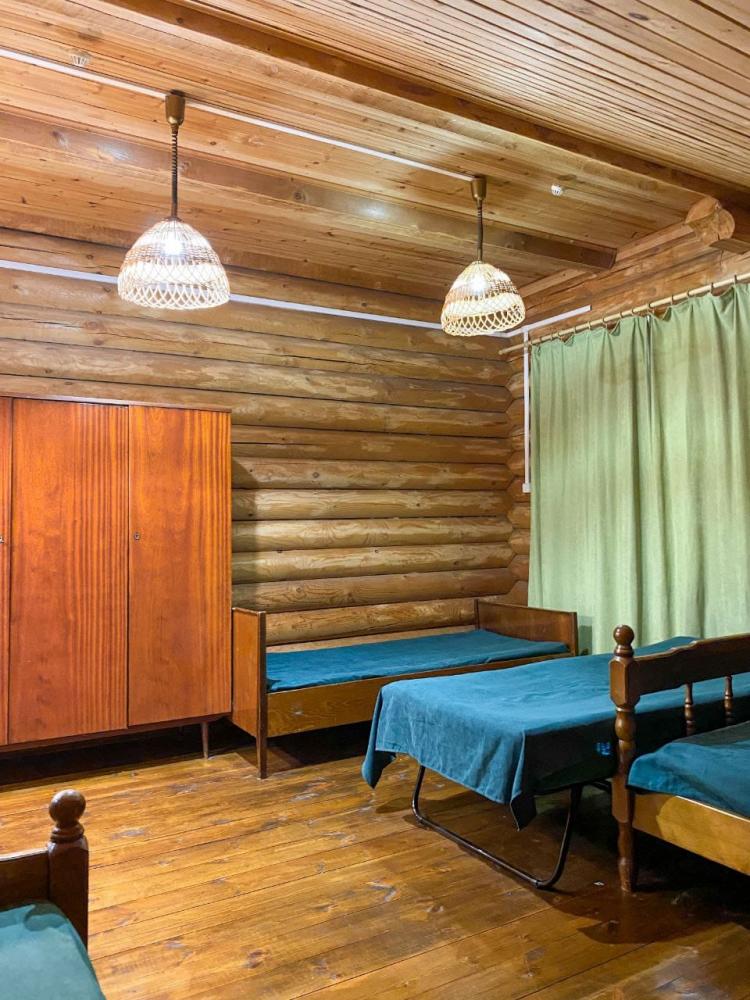 Номер 6 четырехместный на втором этаже ( +1 доп. место)