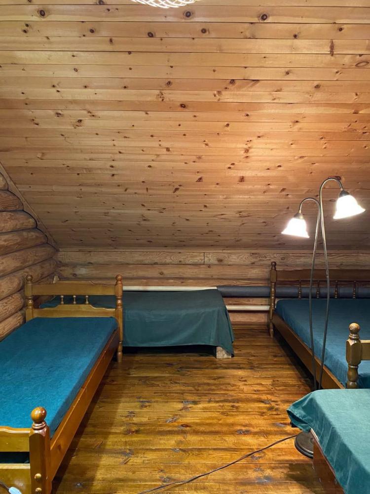 Номер 5 четырехместный второй этаж (+2 доп. места)