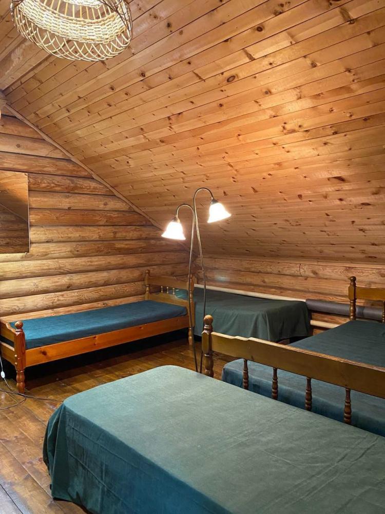 Номер 5 четырехместный второй этаж (+2 доп. места)