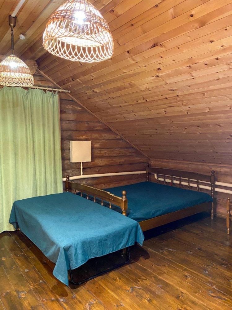 Номер 6 четырехместный на втором этаже ( +1 доп. место)