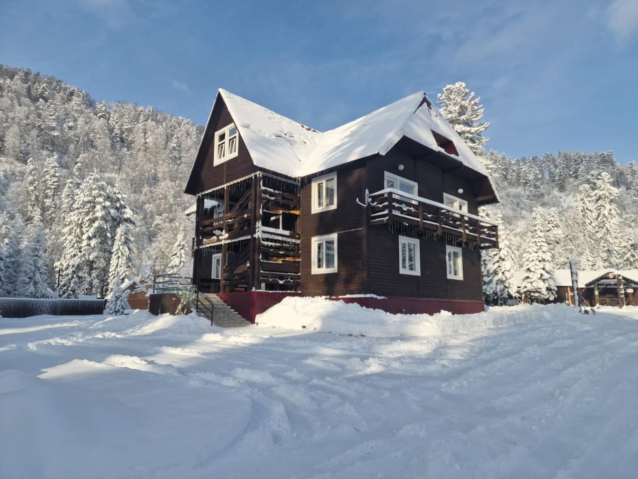 Артыбаш коттедж "Эдельвейс" на Телецком озере