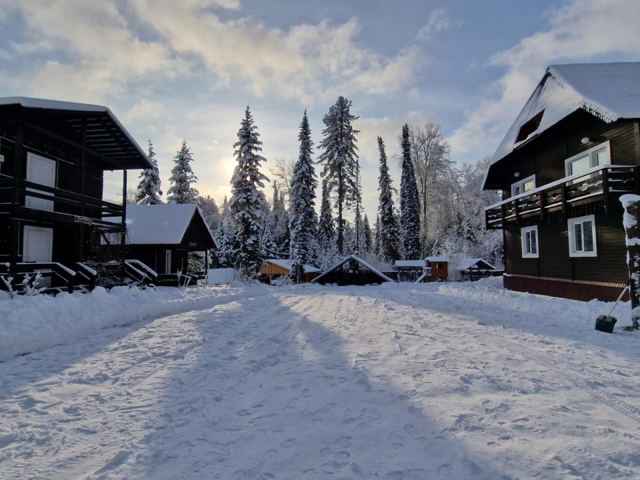 Гостевые дома "Эдельвейс" на Телецком озере
