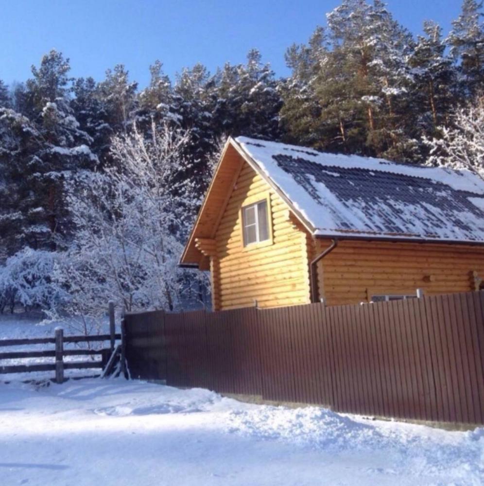 Коттедж в Горном Алтае зимой вблизи Чемала