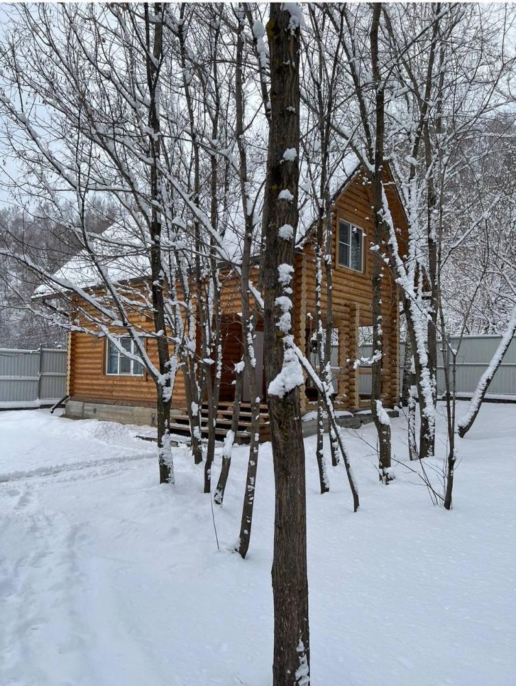 Кедровый дом на Алтае в селе Анос вблизи Чемала