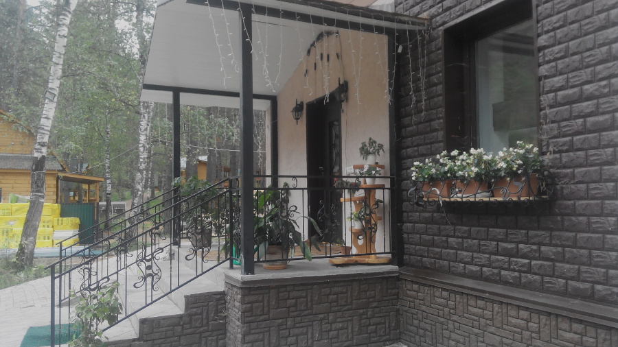 Зимний коттедж с камином