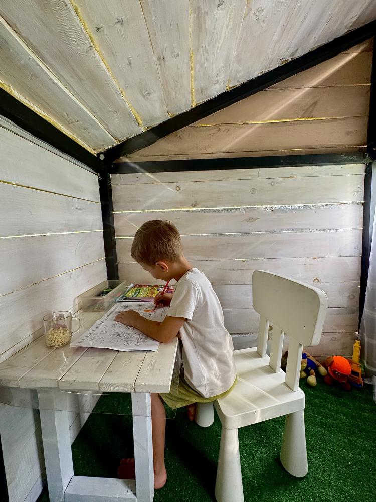 Детский уголок