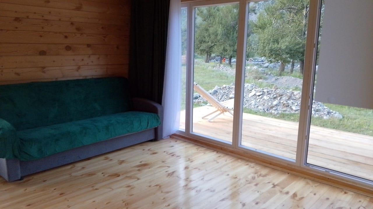 Аренда дома в Горном Алтае у реки Чулышман