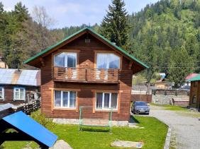 Дом у Телецкого озера