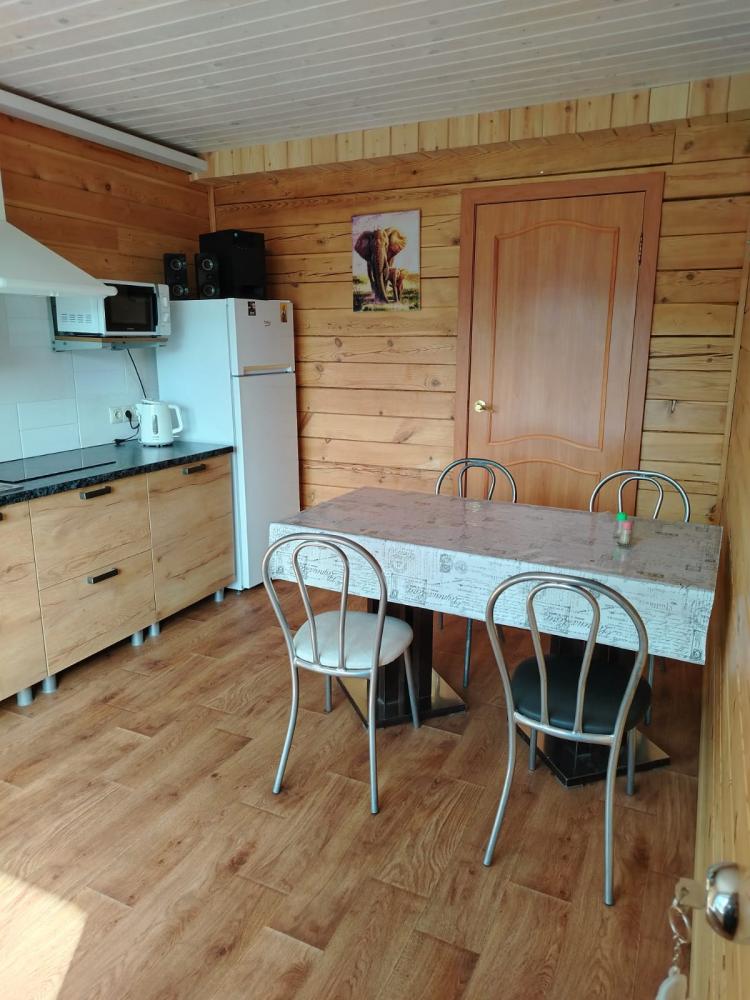 Кухня на втором этаже жилого дома