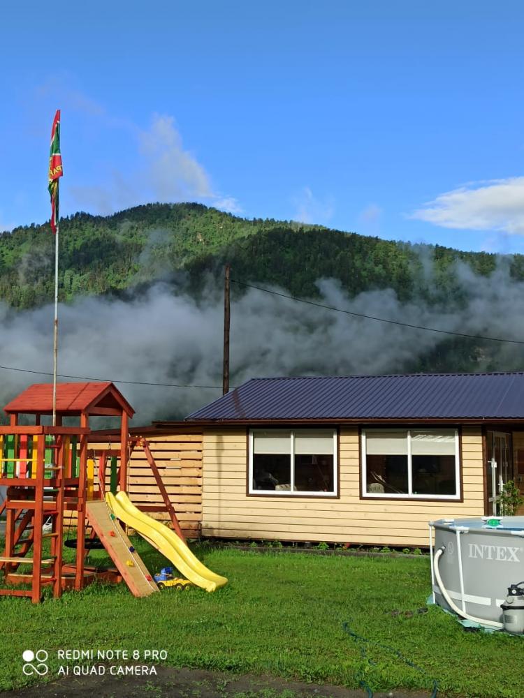 Детская площадка и столовая-кухня