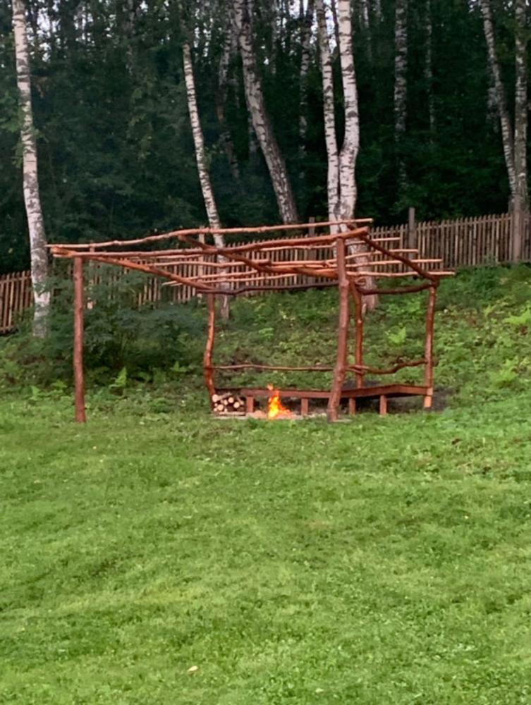 Беседка на территории усадьбы.