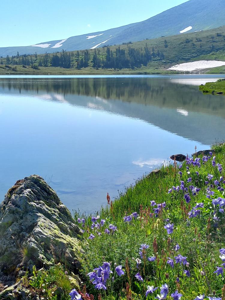 Отдых в Горном Алтае на высокогорном озере