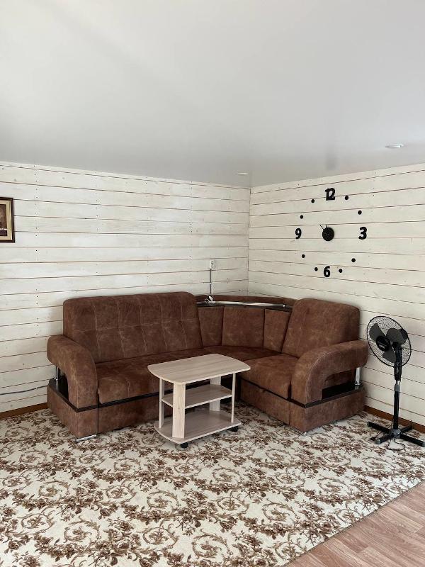 Домик на скале