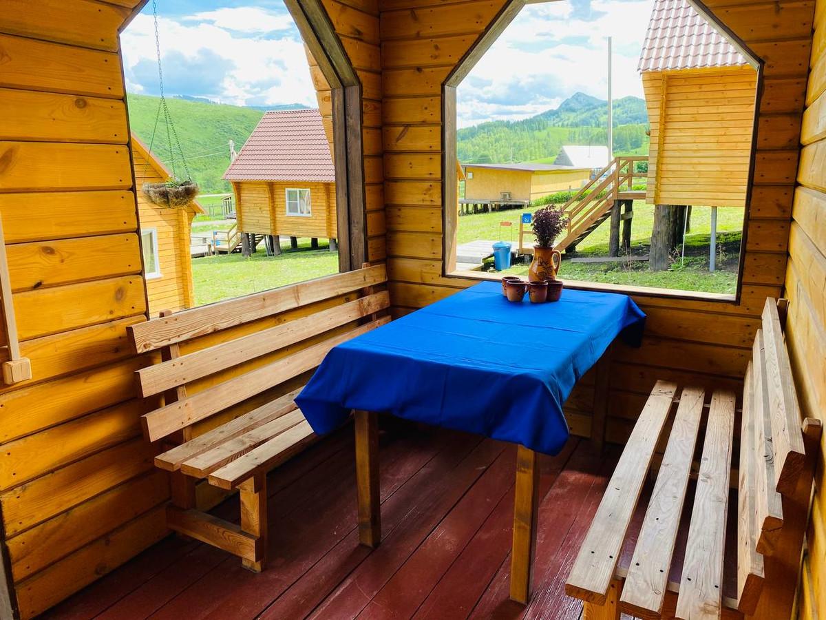 Домик деревянный на 4-8 мест с удобствами и верандой