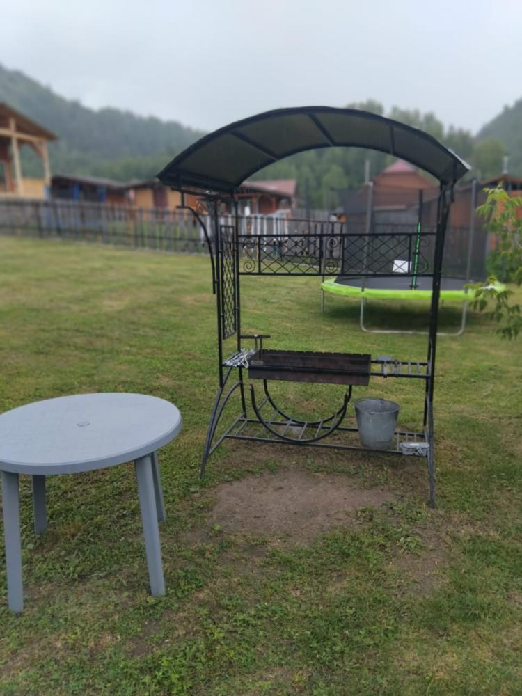 Мангальная зона в Чемале  на усадьбе "Аленка"