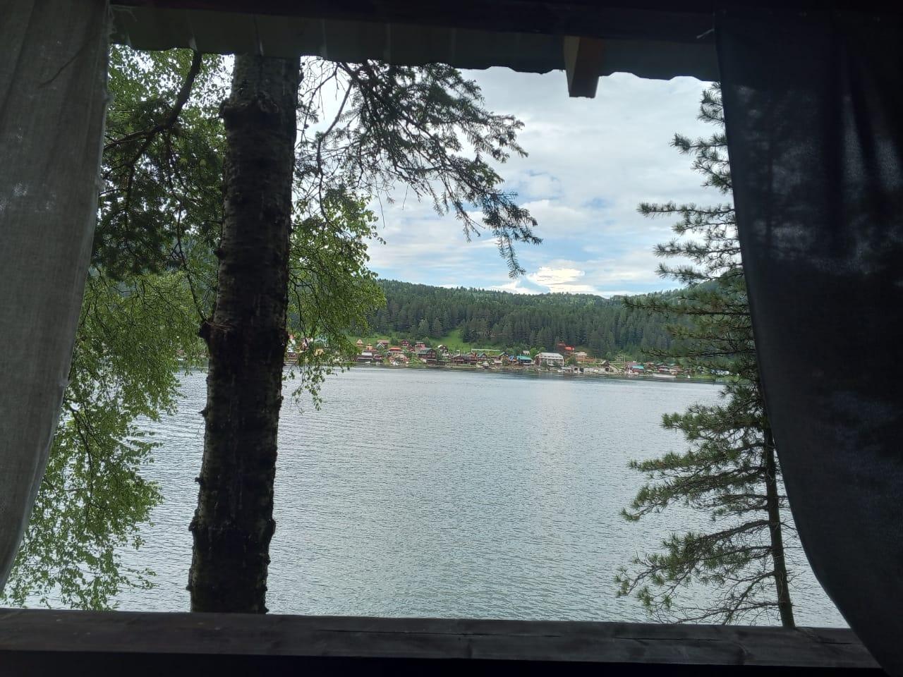 Дом у озера благоустроенный на 8 чел.