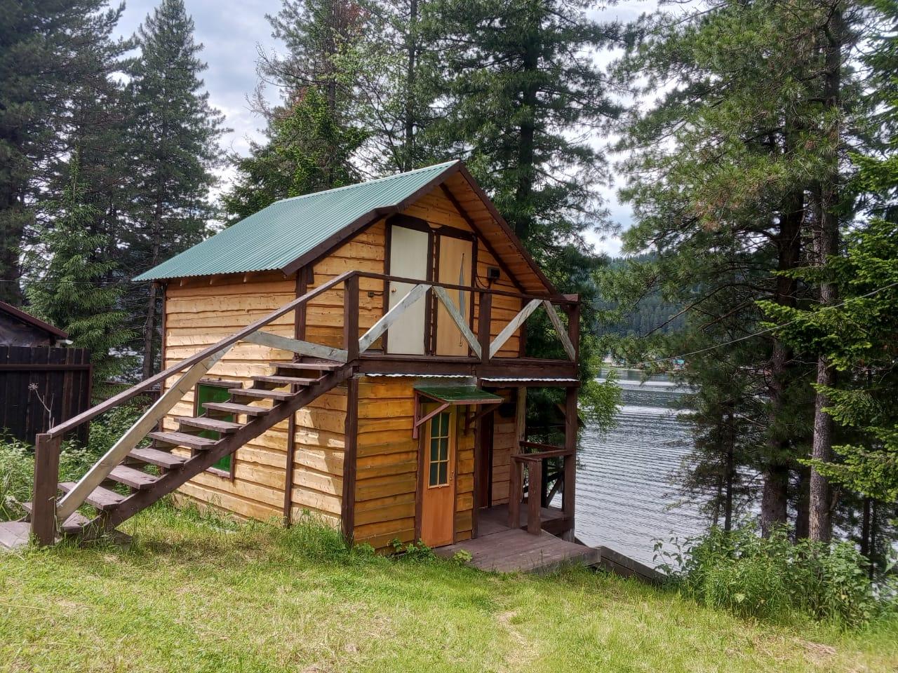 Дом у озера благоустроенный на 8 чел.