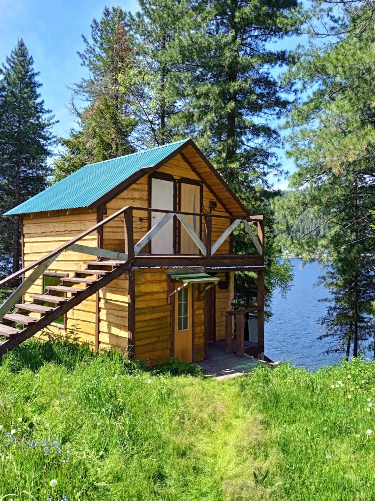 Дом у озера благоустроенный на 8 чел.