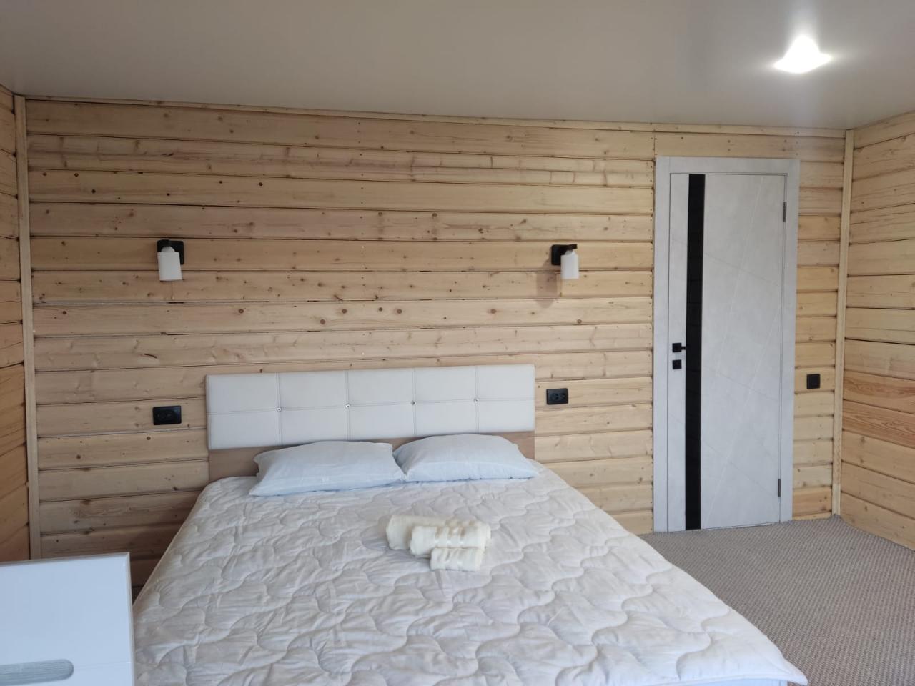 Гостевой дом "Чуйские дачи" в Кош-Агаче у озера