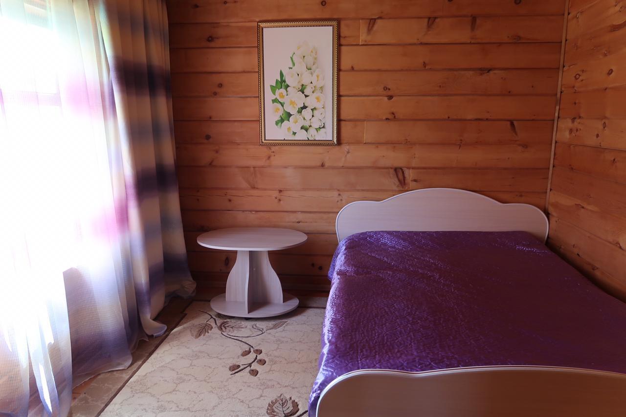 Кедровый гостевой дом на Телецком озере в 3-х минутах ходьбы от причала