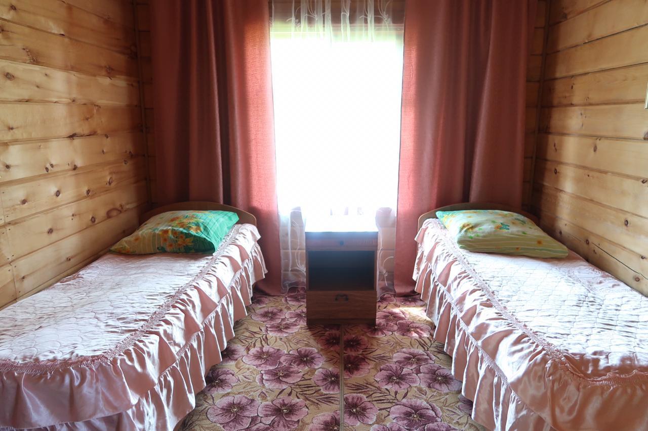 Кедровый гостевой дом на Телецком озере в 3-х минутах ходьбы от причала