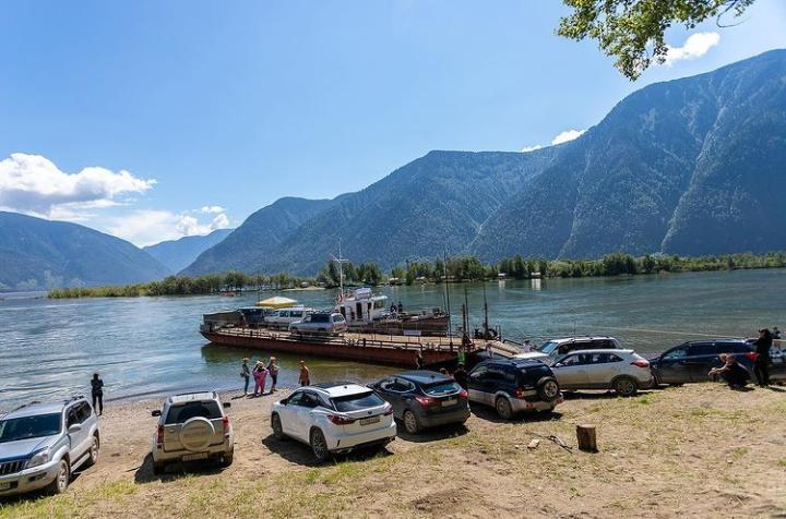 Паромная переправа на Телецком озере 8-960-967-53-47 